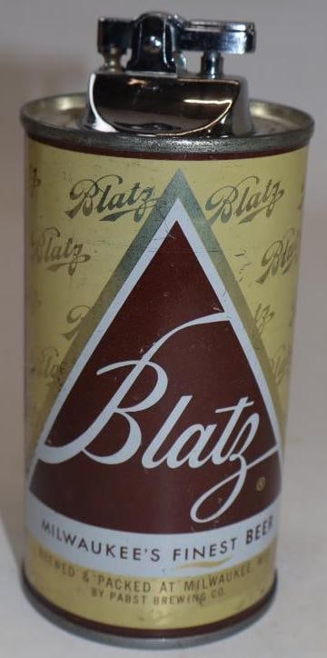 Blatz Beer Can Shaped Table Top Lighter (1 of 3)