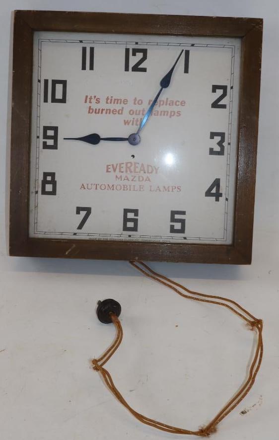 EverReady Mazda Automobile Lamps Advertising Clock (1 of 3)