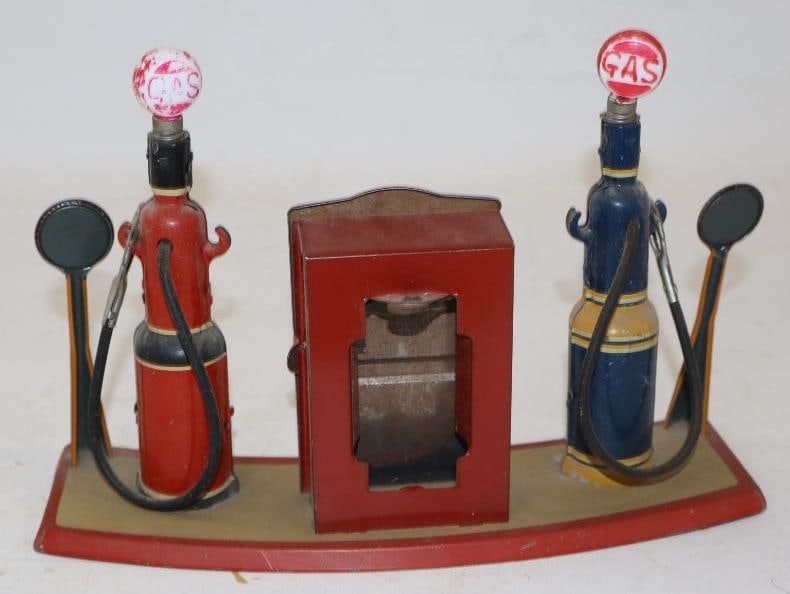 Early Marx Tin Litho Gas Pump Gas Station Display Toy (1 of 2)