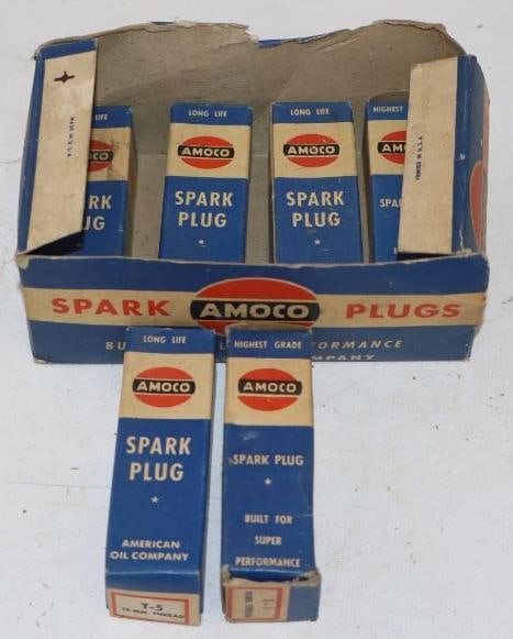 Group Of 7 Amoco Spark Plugs In Original Box (1 of 3)