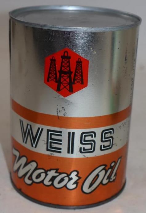 Weiss Metal One Quart Oil Can with Oil Dereks: Empty. Has new top lid. 32oz