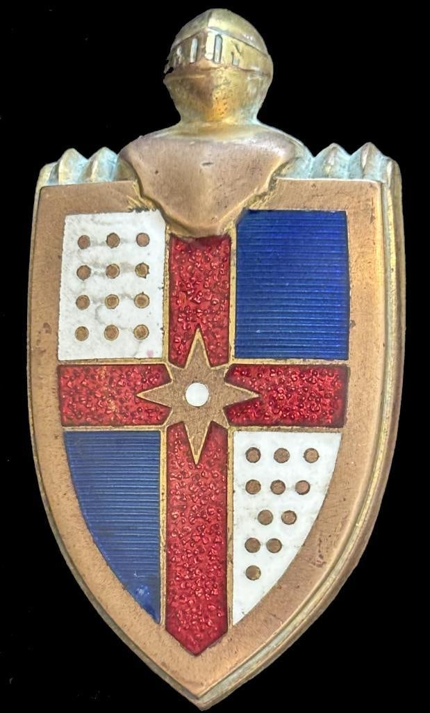 Lincoln Grille Emblem: 1946 - 1949 Lincoln grille emblem. This emblem measures 3.75" high by 1.75" wide.