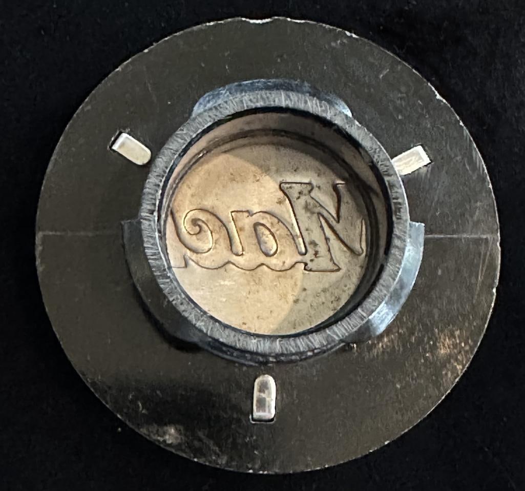 Mack Horn Button - 2