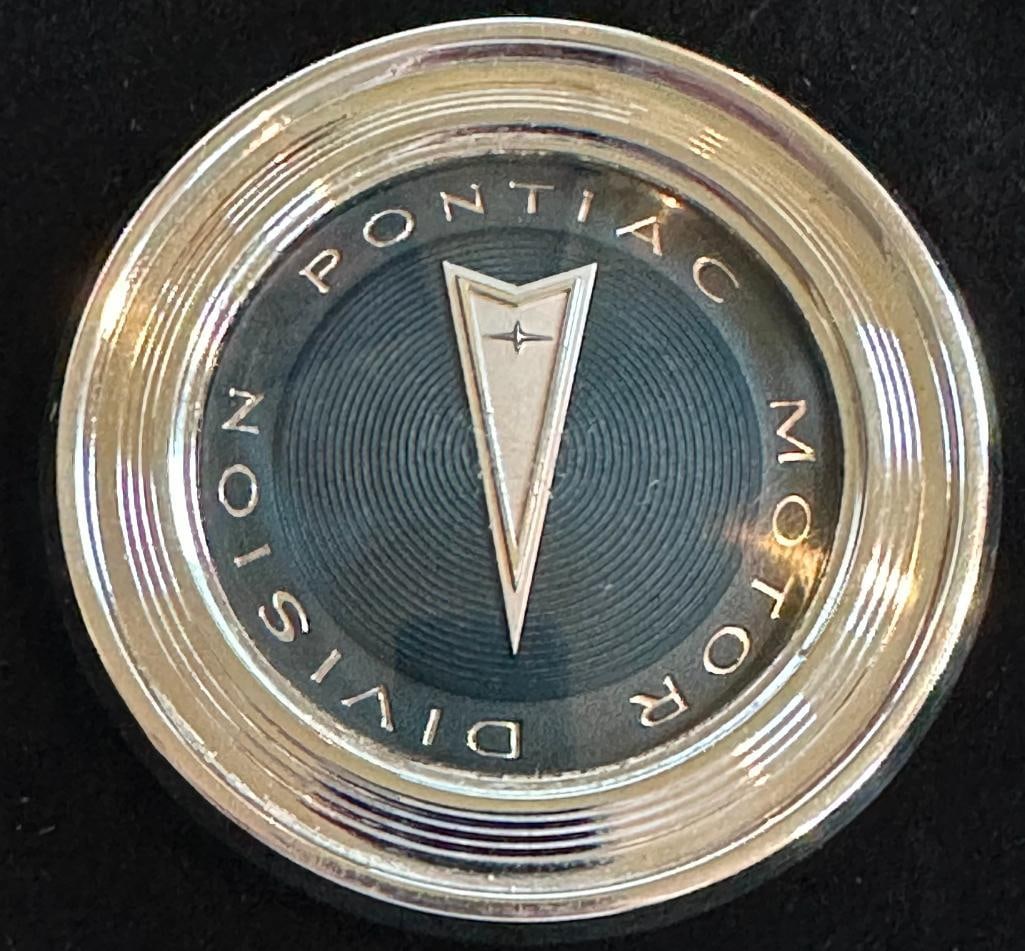 Pontiac Horn Button (1 of 2)