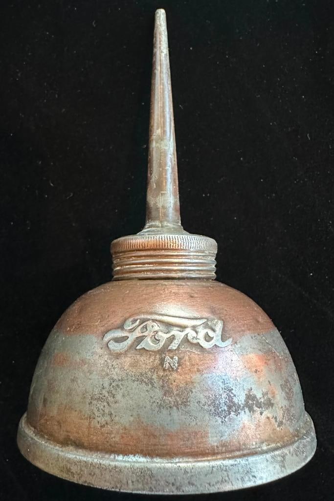 Ford Branded Thumb Pump Oiler (1 of 3)