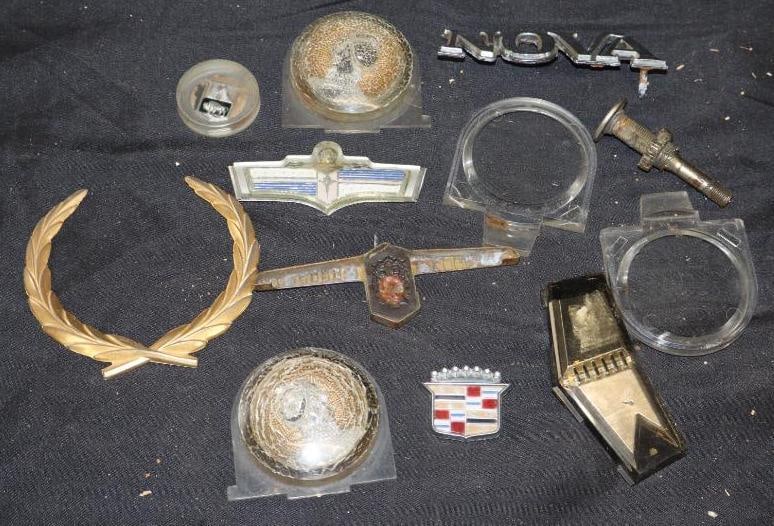 Group Of 12 Automobile Emblems Horn Buttons & Valve Stem: Largest Is 3.25x1.5