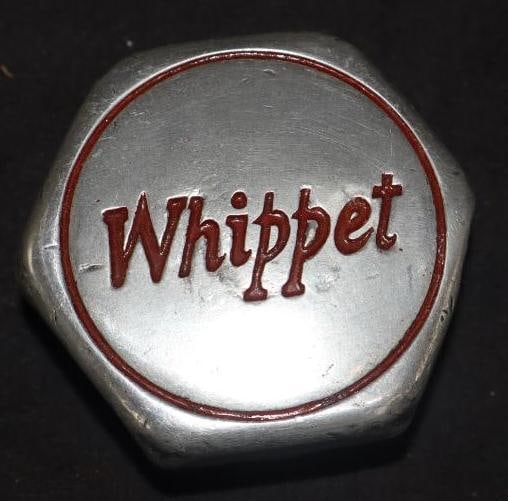 1925-30 Whippet Threaded Automobile Hubcap (1 of 2)
