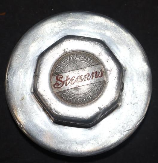 Stearns Threaded Automobile Hubcap (1 of 2)