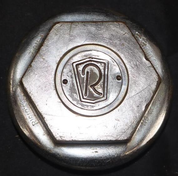 Rosevelt Threaded Automobile Hubcap: 2.25