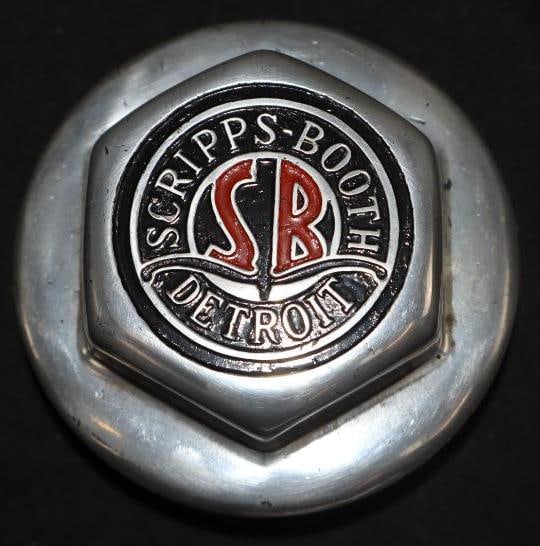 Scripps-Booth Threaded Automobile Hubcap (1 of 2)