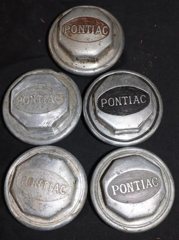 Group Of 5 Pontiac Threaded Automobile Hubcaps (1 of 2)