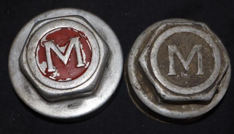 Group Of 2 Maxwell Threaded Automobile Hubcaps: 2.75 & 2.5