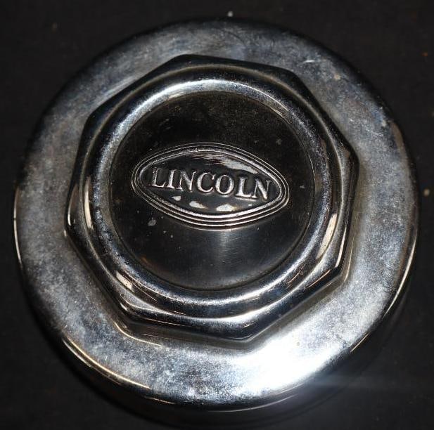Lincoln Threaded Automobile Hubcap: 4.75