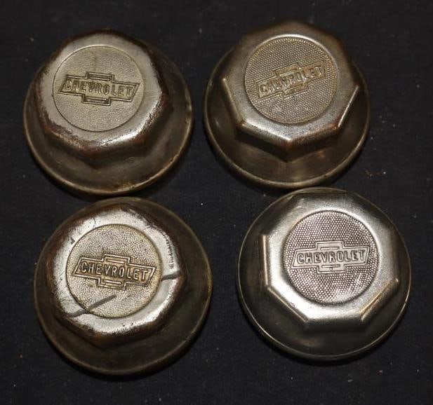 Group Of 4 Chevrolet Threaded Automobile Hubcaps (1 of 2)