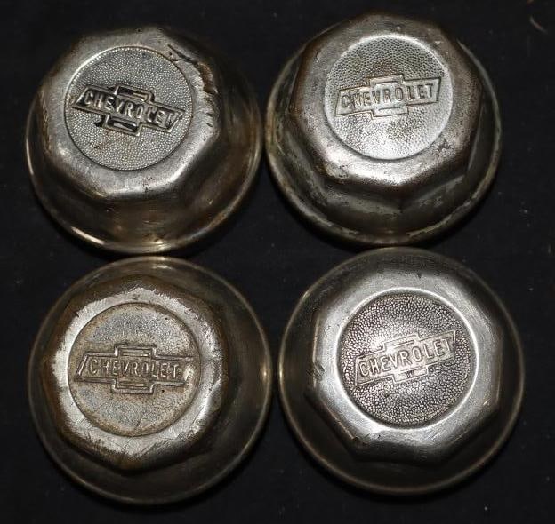Group Of 4 Chevrolet Threaded Automobile Hubcaps (1 of 2)