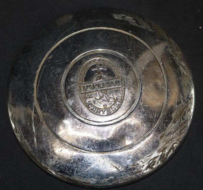 Chrysler Imperial Hubcap Wheel Cover (1 of 2)