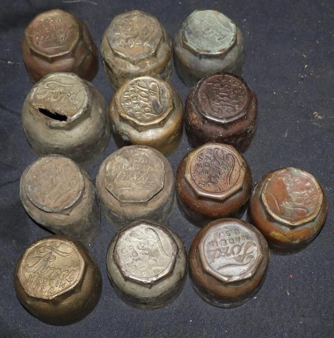 Group Of 13 Threaded Automobile Hubcaps: 2 Each