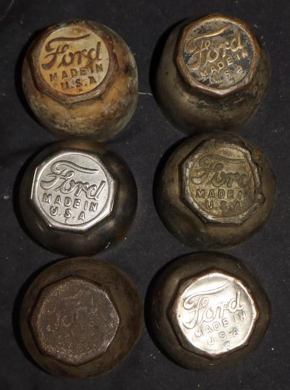 Group Of 6 Ford Threaded Automobile Hubcaps (1 of 2)