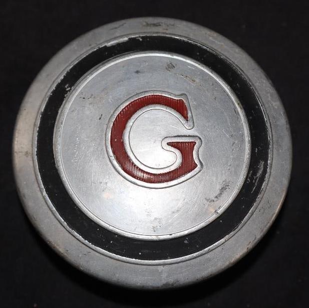 Gardner Threaded Automobile Hubcap: 2.5