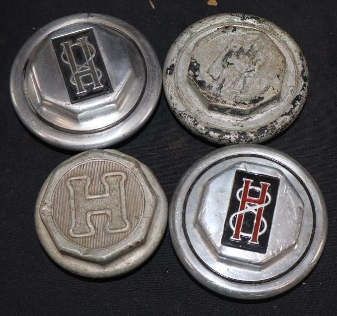 Group Of 4 Hup Mobile Threaded Automobile Hubcaps (1 of 2)