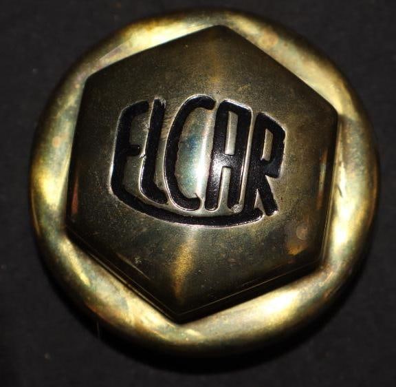 Elcar Threaded Automobile Hubcaps (1 of 2)