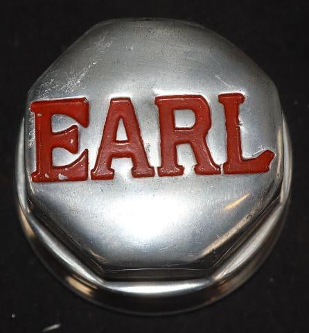Earl Threaded Automobile Hubcap (1 of 2)
