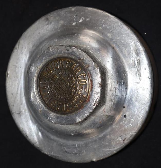 Cadillac Threaded Automobile Hubcap (1 of 2)