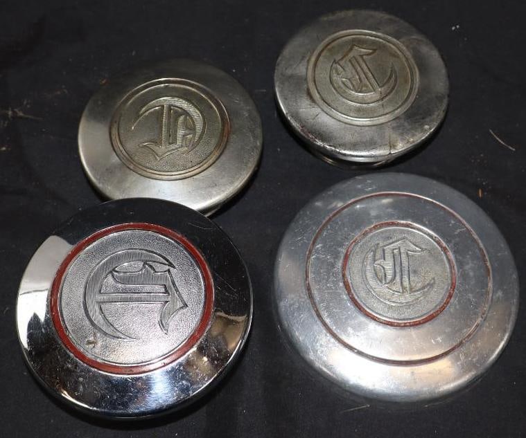 Group Of 4 Chrysler Threaded Automobile Hubcaps & Wheel Cover (1 of 2)