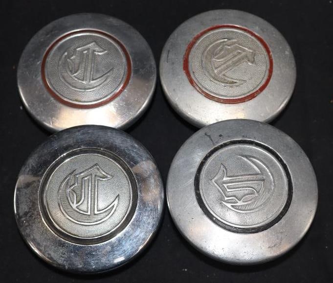 Group Of 4 Chrysler Threaded Automobile Hubcaps (1 of 2)