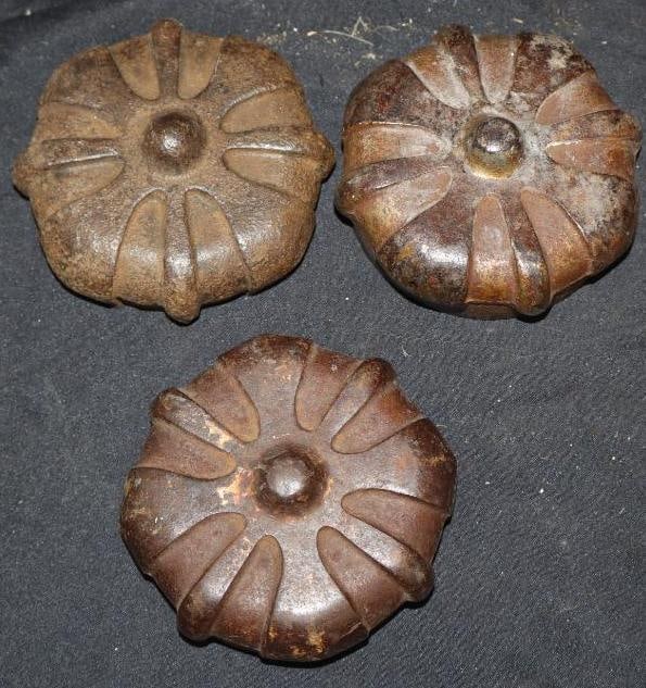 Group Of 3 Maxwell Briscoe Threaded Automobile Hubcaps: 3 Each