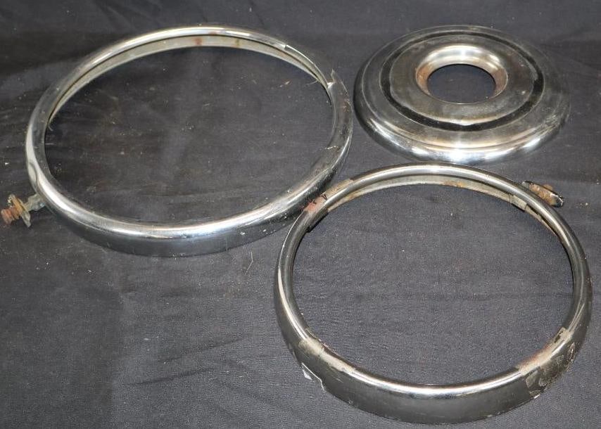 Group Of 3 Headlight Benzels & Hubcap (1 of 4)