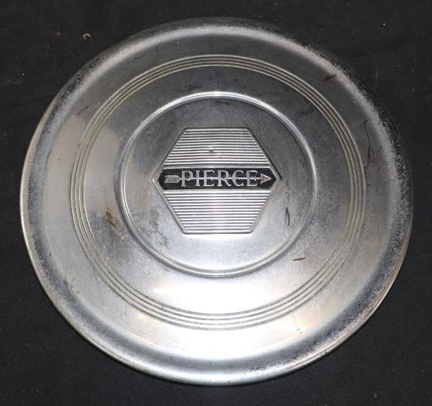 1930 Pierce Arrow Hubcap Wheel Cover (1 of 2)