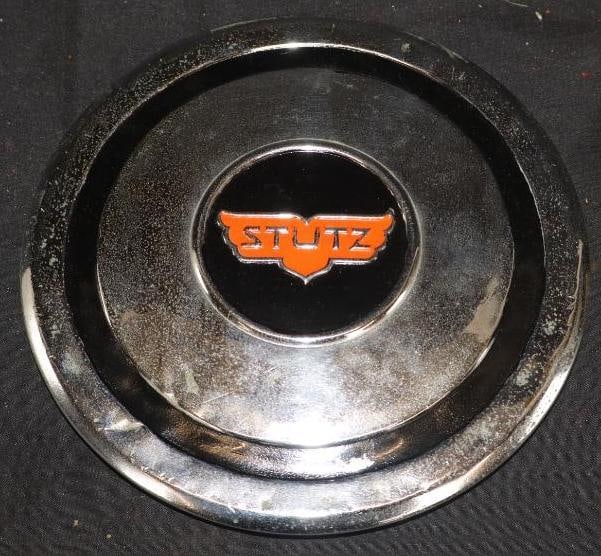 1929 Stutz Hubcap Wheel Cover (1 of 2)