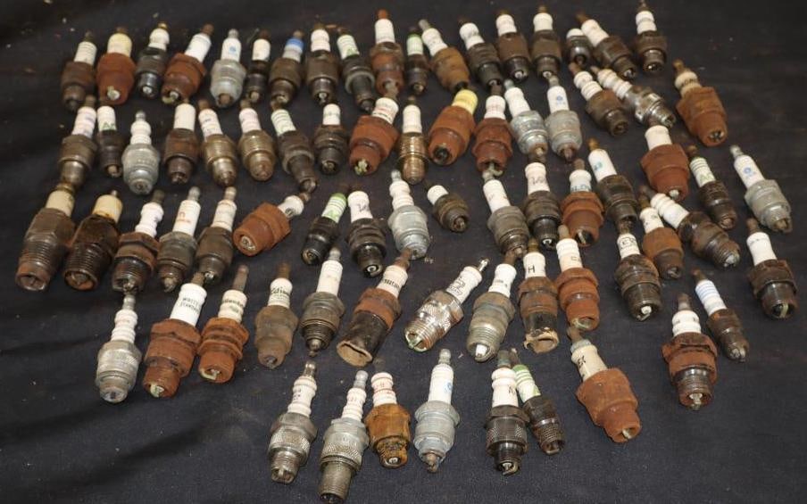 Group Of 74 Early Automobile Spark Plugs (1 of 20)