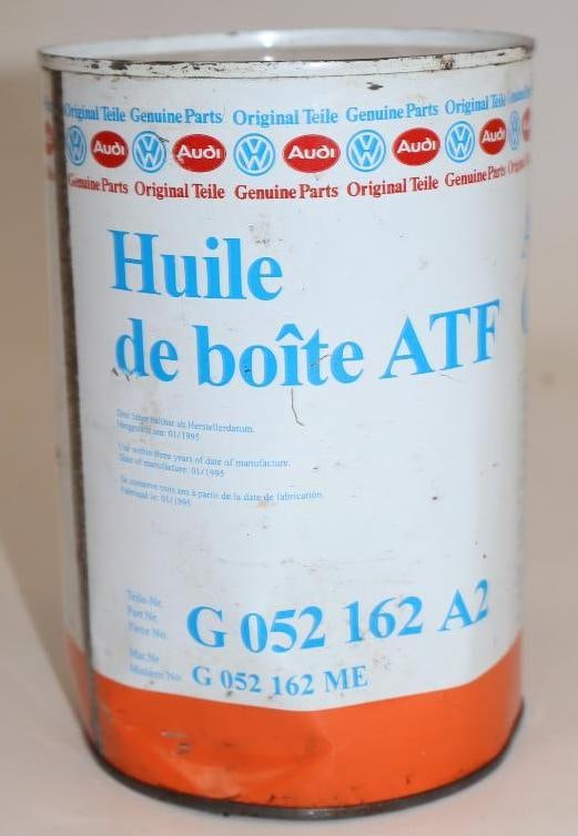 VW/Audi Metal One Liter Transmission Oil Can: Full. 33.3oz