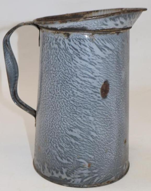 2 Quarts Porcelain Granite Wear Pour Can: 5" x 7" x 8"