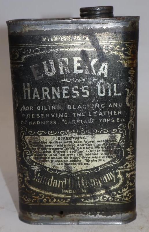 Standard Oil Eureka 1 Quart Harness Oil Can: 32 oz empty