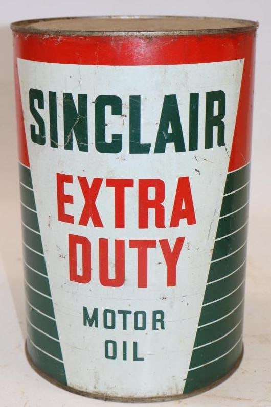 Sinclair Extra Duty Five Quart Metal Oil Can: Missing bottom lid. 6.5" x 6.5" x 9.5"