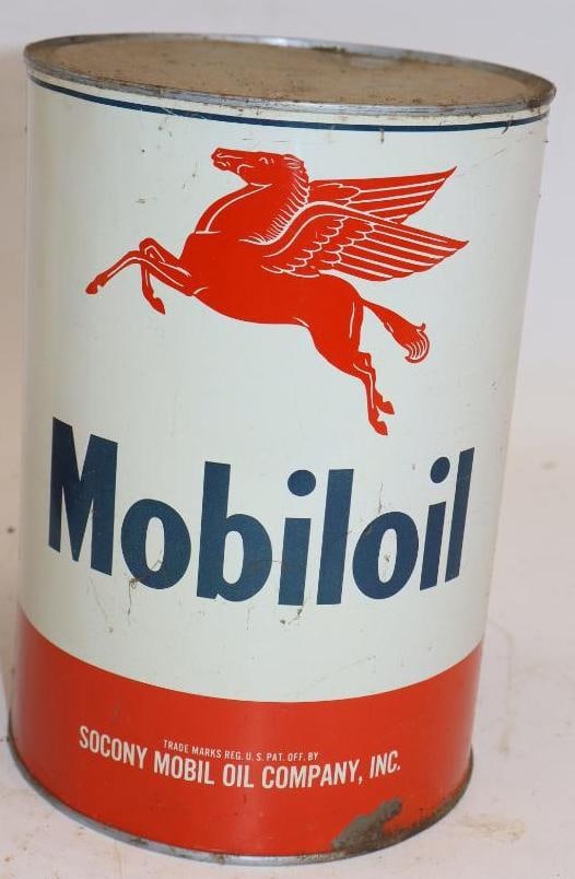Mobiloil Five Quart Metal Oil Can (1 of 4)