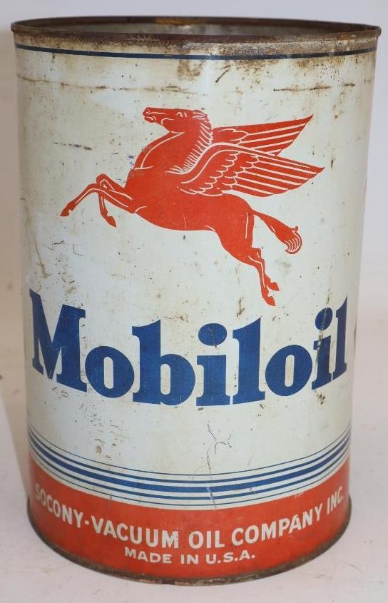 Mobiloil Five Quart Metal Oil Can (1 of 5)