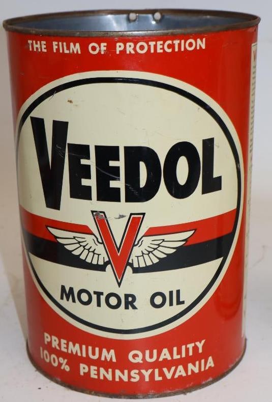 Tide Water Veedol Flying V Five Quart Metal Oil Can: Missing top lid. 6.5" x 6.5" x 9.5"