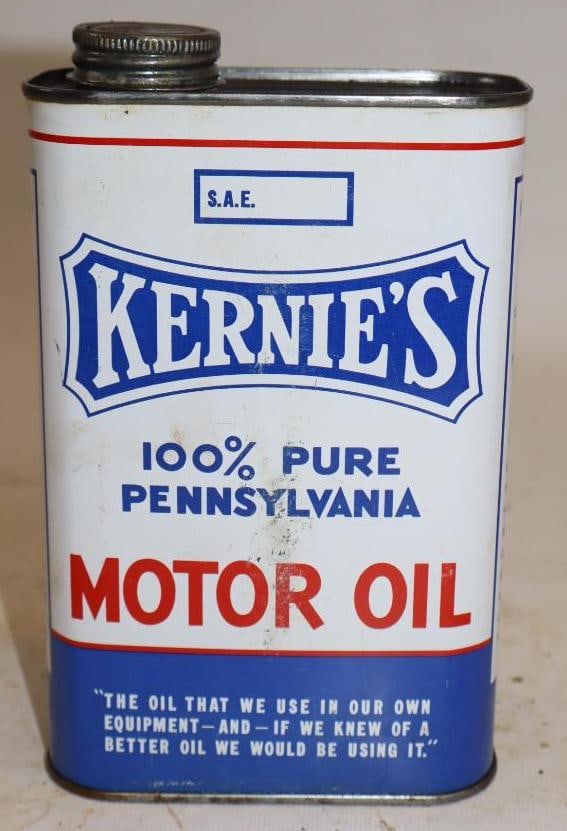 Kernie's Metal One Quart Oil Can: 4.5" x 2.25" x 7.5"