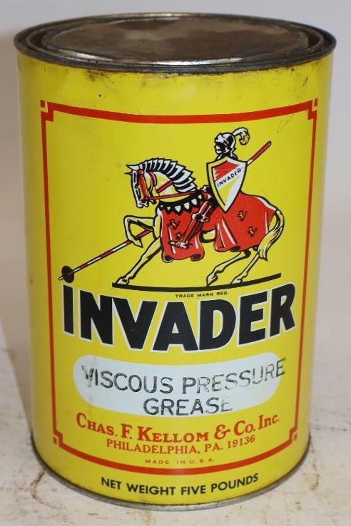 Invader Tall Five Pound Grease Can: Empty. 5.5" x 5.5" x 7.75"