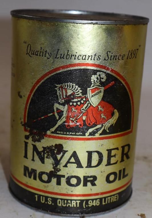 Invader Four-Cycle One Quart Composite Oil Can: Empty. 32oz