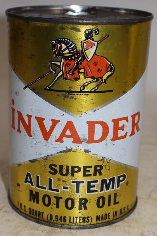 Invader Super All-Temp One Quart Metal Oil Can: Empty. Has solder seam. 32oz