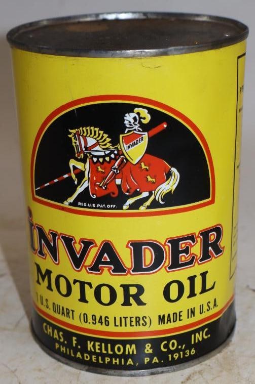 Invader HDX One Quart Metal Oil Can: Empty. Has solder seam. 32oz
