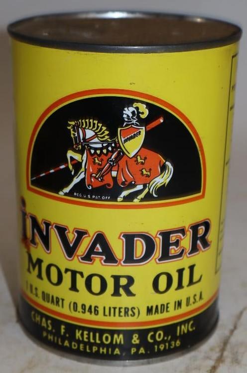Invader HDX One Quart Metal Oil Can: Empty. Has solder seam. 32oz