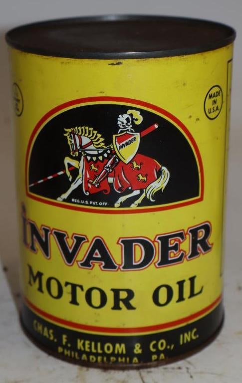 Invader One Quart Metal Oil Can with Size Marker: Full. 32oz