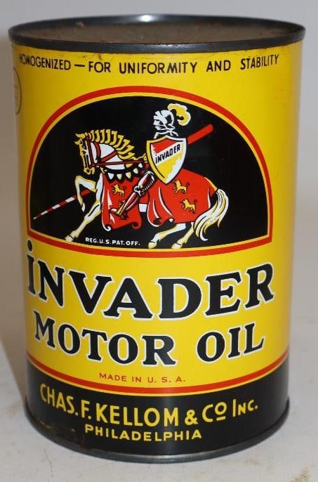 Invader Outboard Marine One Quart Metal Oil Can with Size Marker: Full. White painted crimp seam. 32oz