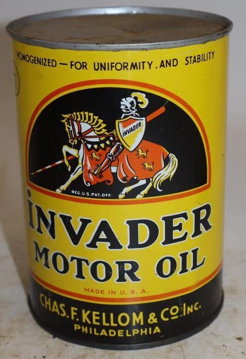 Invader Outboard Marine One Quart Metal Oil Can with Size Marker: Empty. White painted crimp seam. 32oz